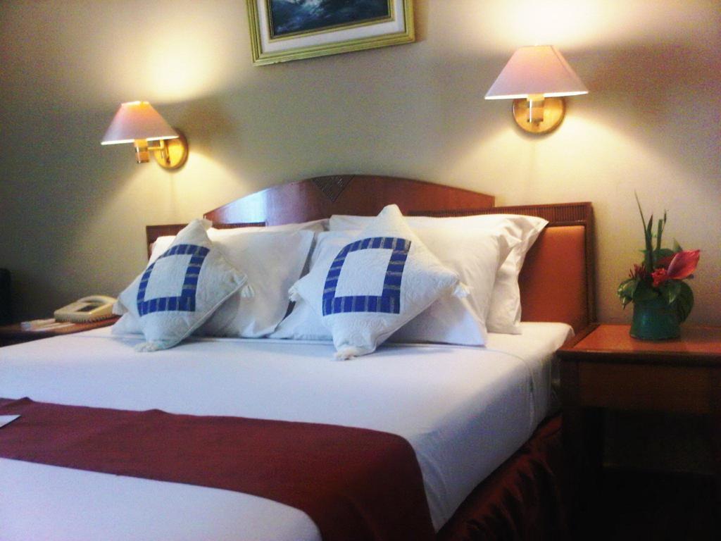 Hotel Sahid Kawanua Manado Exterior foto